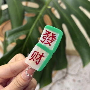 Fermaglio per capelli Mahjong creativo con caratteri fortunati rossi e accenti verde menta