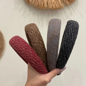 Serre-tête Épaissi à Sensation Laineuse pour Femmes Large Bord Couleur Unie Fait à la Main Accessoires de Cheveux Automne Hiver