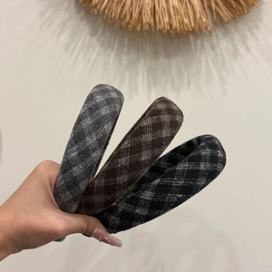Vintage Plaid Padded Headband For Women Elegant Wool Textured High Top Hair Band Autumn Winter Classic Hair Accessories