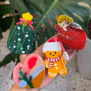 Pinces Crabe en Acétate Dessin Animé Sapin de Noël Bonhomme Pain Épice Ange Fraise Accessoire Cheveux Doux Femme