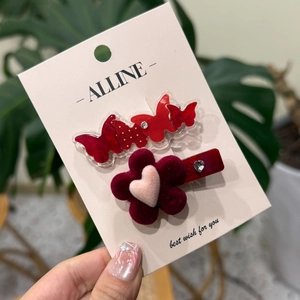 Lot de barrettes à cheveux fleur en velours et papillon acrylique avec cœur rouge