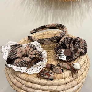 Retro Tweed Plaid Hair Accessories Bears Lace Checkered Headbands Bow Scrunchies For Women Girls Everyday Hair Decor