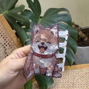 Pinza per capelli Shiba Inu in acrilico con finitura perlata viola e dettagli crema