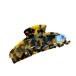 Minimalist square tortoiseshell leopard print acetate hair claw clip with seven teeth