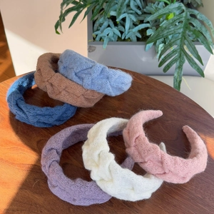 Elegante Gebreide Pluche Knoop Haarband Voor Dames Zachte Gevlochten Effen Kleur Verbreed Haarband Zoete Haaraccessoires
