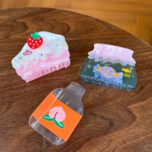 Creative Acetate Hair Claw Clips Strawberry Cake Peach Soda Blueberry Jam Shapes Cute Hair Accessories For Women Hair Styling