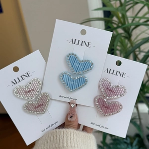 Frisch Süß Acryl Strass Herz Haarklammern Gestreift Fancy Buchstabe Entenschnabel Clips Für Damen Täglich Haarschmuck
