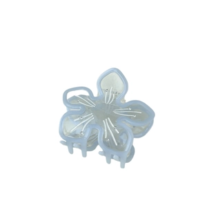 Eleganter lichtblauer Blumen-Haarclip aus Acetat mit weißen Streifen und Strass