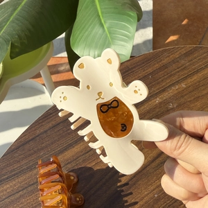 Pince à cheveux ours mignon en acétate avec nœud en blanc laiteux et ambre pour femmes