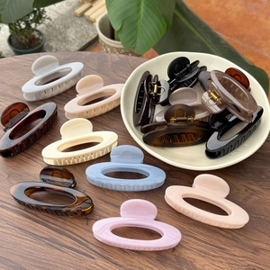 Large Oval Hollow Out Hair Claw Clip For Women Resin Plastic Marble Pattern Tortoiseshell Elegant Hair Accessories For Daily Styling