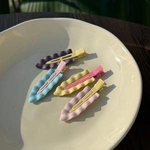 Fermagli per Capelli in Metallo a Bordo Ondulato Blocchi di Colore Finitura Opaca Mollette a Becco d'Anatra per Donna Ragazza Accessori per Capelli Minimalisti