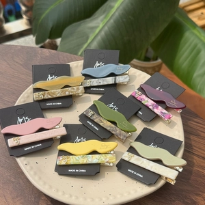 Élégantes Pinces à Cheveux en Acétate Ondulées et Rectangulaires Motif Marbre Floral Bec de Canard avec Nœud et Künstliche Perles Accessoires Cheveux Doux pour Femmes