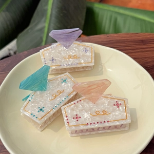 Elegant Acetate Diamond Perfume Bottle Hair Claw Clip For Women Rhinestone Marble Pattern Shark Clip Hair Accessories