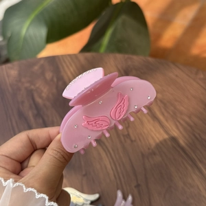 Funkelnde rosa Acetat Flügel Haarklammer mit Strasssteinen für elegantes Styling