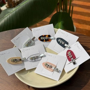 Douces Pinces à Cheveux à Bec de Canard en Acétate Fleur avec Strass Style Coréen Accessoire Coloré pour Femmes
