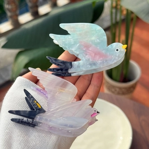 Elegant Acetate Bird Hair Claw Clip Marble Texture Swallow Hair Grip Sweet Translucent Flying Bird Hair Accessory For Women