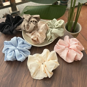 Chouchous Élégants en Satin pour Femmes Jumbo Aspect Soie Couleur Unie Plissé Élastique Support Queue de Cheval Accessoires Cheveux