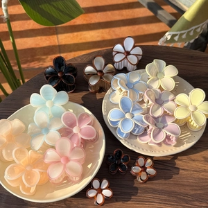 Sweet Flower Hair Claw Clip Resin Jelly Color Five Petal Floral Hair Crab For Women Daily Bath Hair Accessories