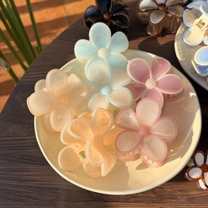 Translucent flower hair claws in sweet jelly macaron colors with metal springs