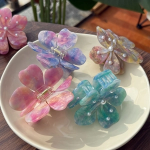 Élégante Pince à Cheveux Fleur en Acétate Avec Imitation Künstliche Perle Marbré Tie Dye Doux Style Coréen pour Femmes