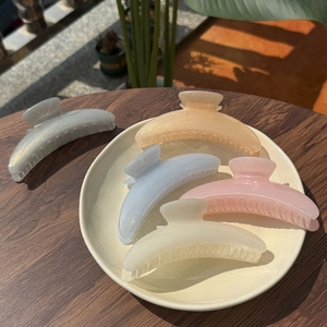 Elegant Large Moon Hair Claw Clip Glitter Plastic Resin Shark Clip For Women Girls Sweet Hair Styling Accessories