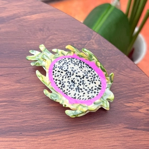 Pince à cheveux créative en acétate forme fruit du dragon aux textures rose et vert