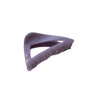 Pince à cheveux triangle violette à motif marbré pour coiffure cheveux épais
