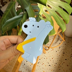 Pinza per capelli a forma di cucciolo blu in acetato con borsa gialla per donne