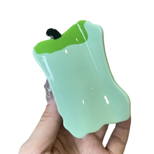 Pince à cheveux mignonne en forme de poivron vert en résine brillante pour femmes tendance