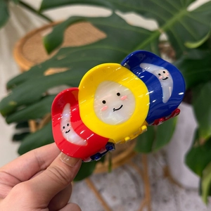 Handheld colorful acetate shark hair claw clip with cute smiling face and moon patterns