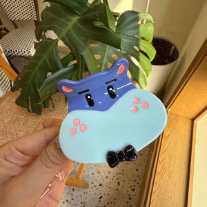 Pince à cheveux hippopotame bleu mignon avec nœud noir en acétate pour femmes