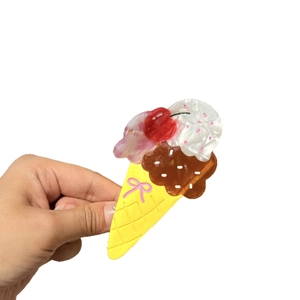 Süße Haarklammer aus Acetat in Eiswaffelform mit Kirsche und Schleife für Damen