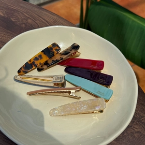 Clip per Capelli a Becco d'Anatra Coreana in Acetato Elegante Motivo Marmoreo Tartarugato Molletta Laterale Etichetta d'Oro Accessori per Capelli Donna