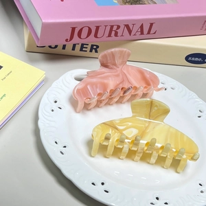French Style Cream Yellow Acetate Hair Claw Large Marble Pattern Hair Clip Sweet Fashion Hair Accessories For Women