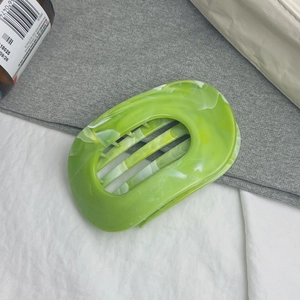 Pince à cheveux élégante en acrylique avec motif marbré vert et blanc pour femmes