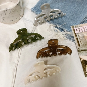 Elegant Acetate Large Hair Claw Clip Minimalist Marble Texture Shark Clip Strong Hold Hair Accessory For Women Daily Wear