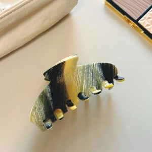 Elegant 10.5cm vintage acetate hair claw clip with yellow marble pattern for women