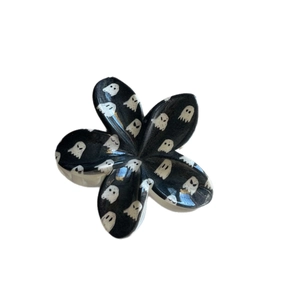 Pince à cheveux fleur avec motif fantôme et finition noire pour style Halloween