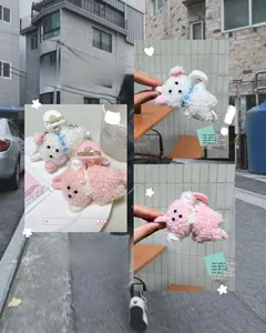Pince à cheveux chiot en peluche avec nœud en dentelle et texture douce pour femmes