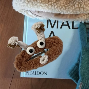 Pince à cheveux monstre en peluche marron avec de grands yeux pour coiffure automne