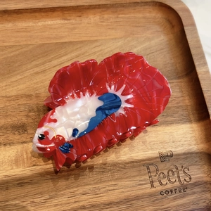 Pinza per capelli serie marina in acetato colorato a forma di pesce betta su legno