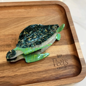 Pinza per capelli a forma di tartaruga marina in acetato verde marmorizzato