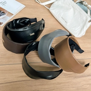 Retro PU Leather Wide Headband Women Simple Solid Color High Cranial Top Hair Hoop With Metal Label Elegant Hair Decor