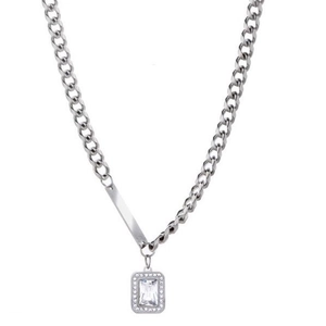 Collier en acier titane argenté avec pendentif rectangulaire en zircon et zircons