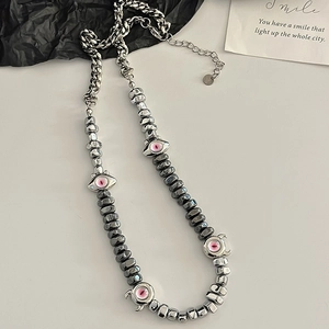 Collar de Cuentas de Hematita con Colgante de Ojo de Pequeño Monstruo Unisex Punk Streetwear Joyería de Aleación