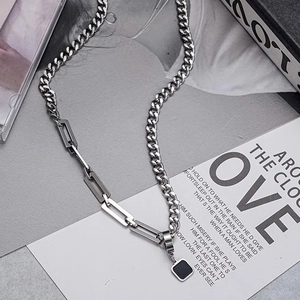 Collana in Acciaio Al Titanio Con Catena Asimmetrica Curb E Paperclip Ciondolo Quadrato Nero Gioielli Industriali Minimalisti Unisex