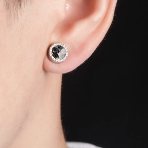 Clip d'oreille magnétique en argent avec cristal noir et pavé de zircons blancs
