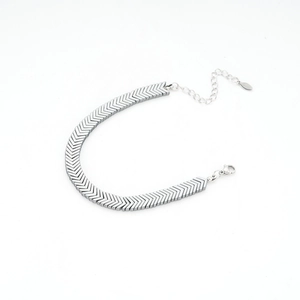 Men's silver hematite V-shaped arrow link bracelet with adjustable lobster clasp