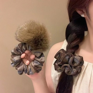 Scrunchies in Maglia con Pompon in Stile Coreano Alla Moda Fasce Elastiche per Capelli a Righe Autunno Inverno Donna Accessori