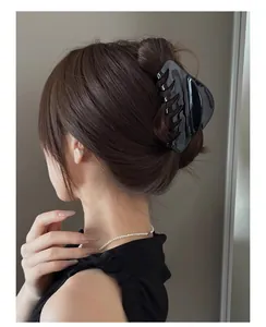 Grande pince à cheveux en acétate noir brillant pour chignon français volumineux